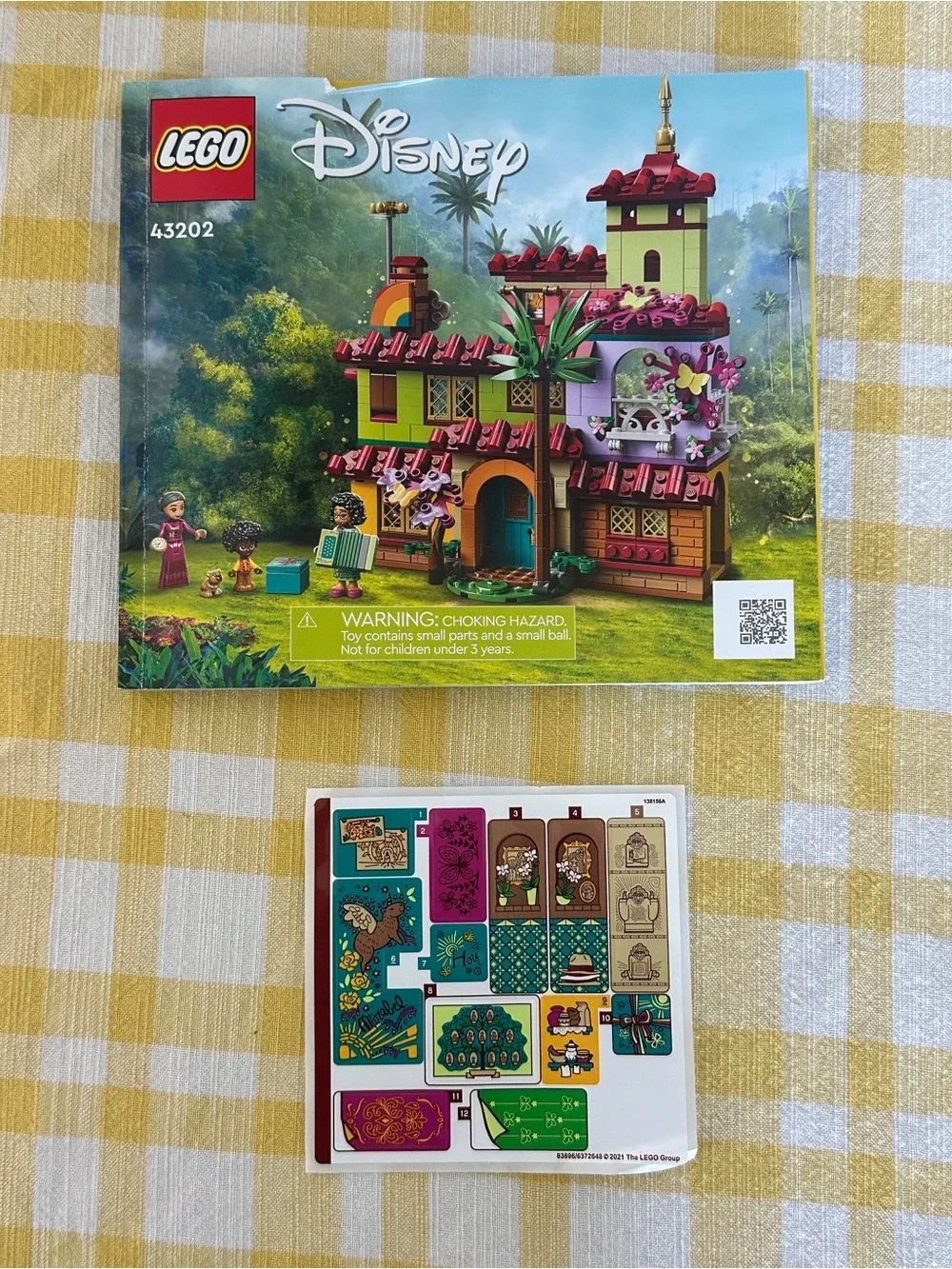 Lego Disney Encanto The Madrigal House 43202 687 pcs complete with Minifigures